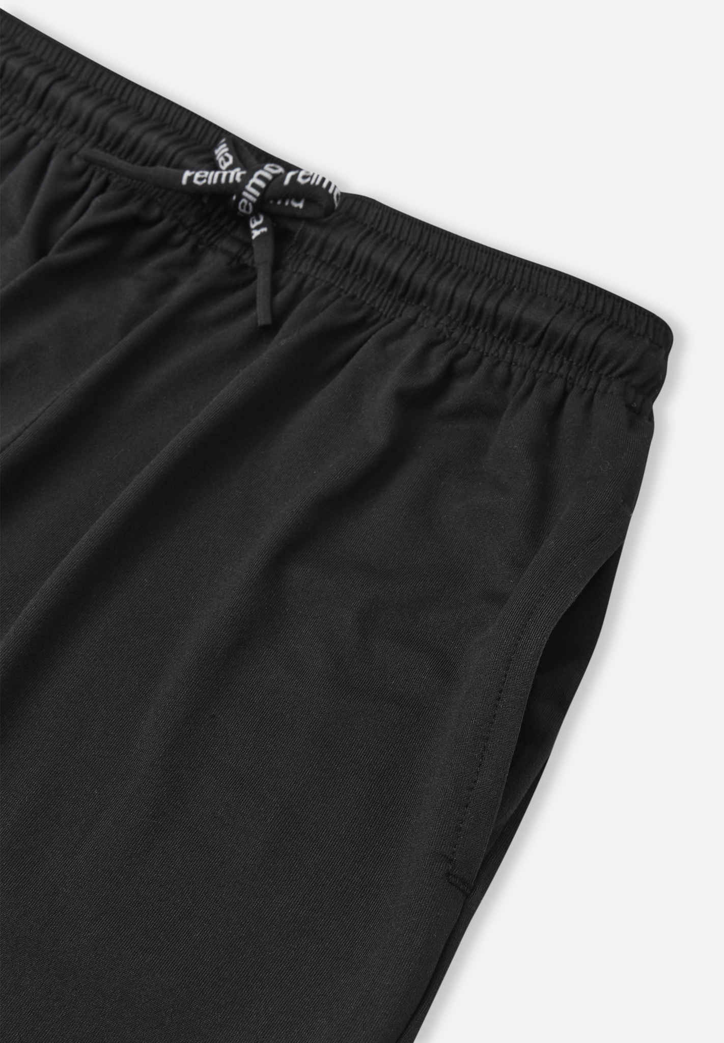Kinder Xylitol Shorts Ilmassa