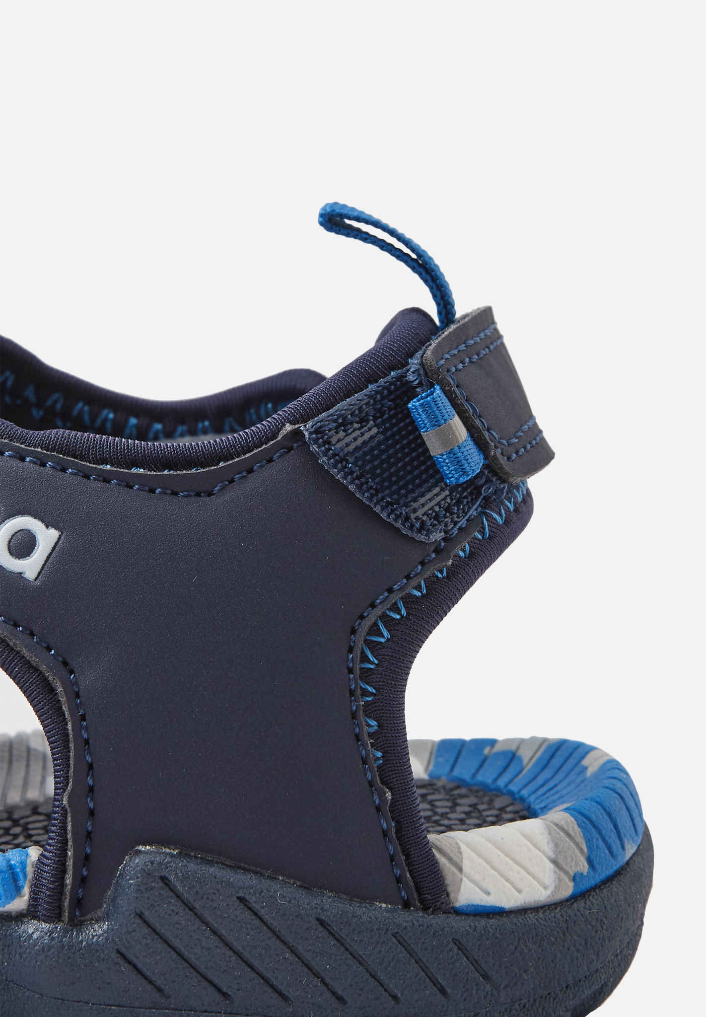 Kinder Sandalen Hiekalla