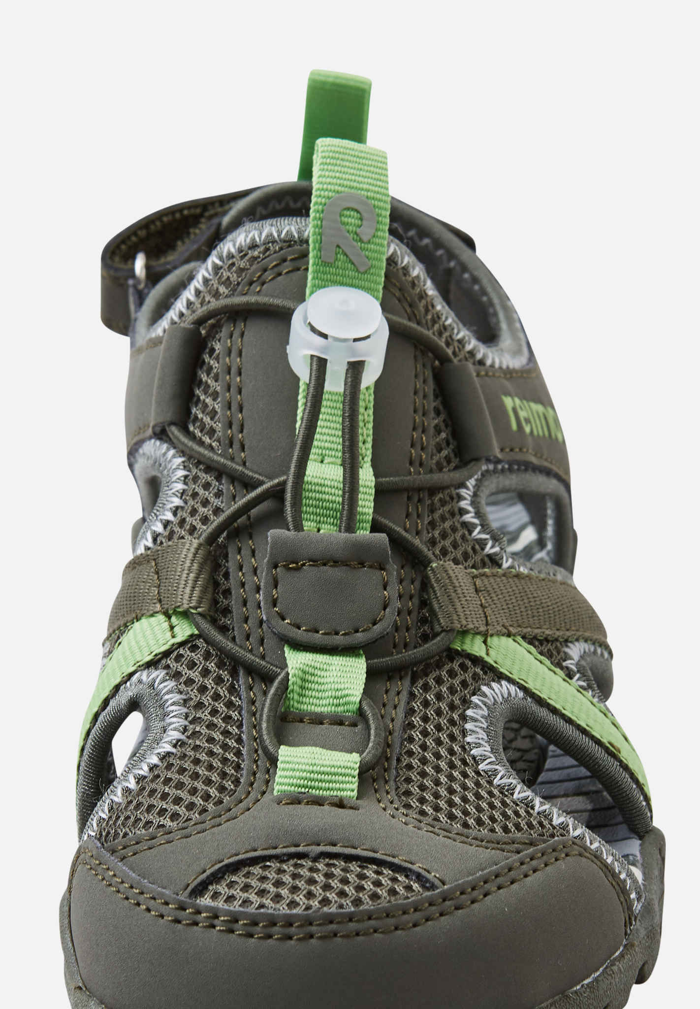 Kinder Sandalen Hiekalla